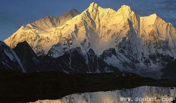 世界知名的十大山峰(世界最高的10座山峰)插图4