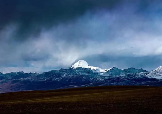 西藏最美雪山排名(西藏最神奇雪山)插图2