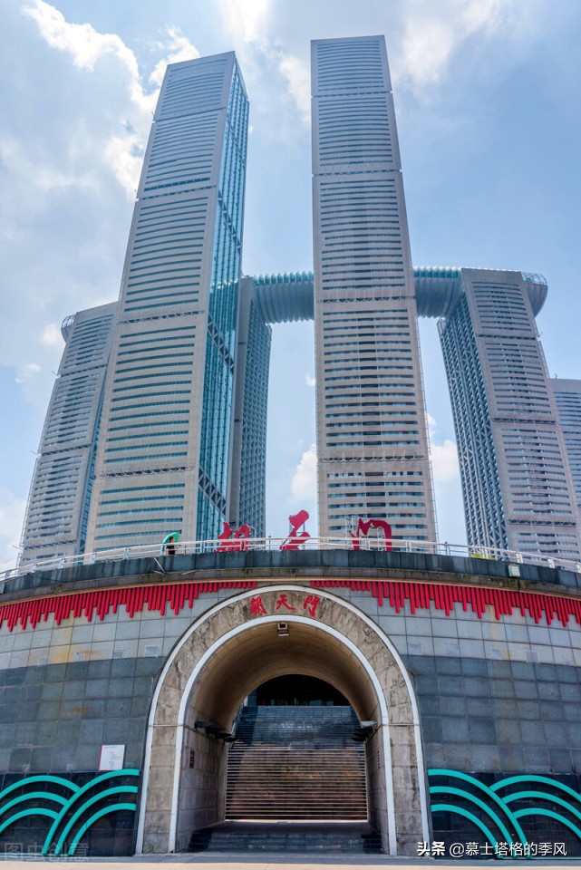 世界十大著名建筑(全球十大代表性奇特的摩天大楼)插图2