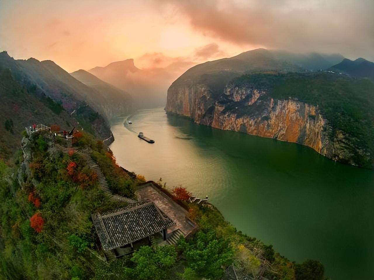 中国旅游必去十大景点(外国人眼中最美的10个旅游胜地)插图2