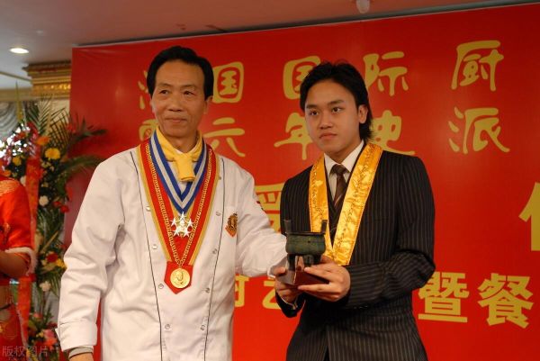 中国十大名厨师行榜前十名，国内有名的10位厨师(附2023年最新排行榜前十名单)