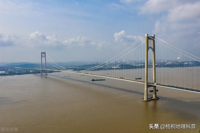 世界最长的10座悬索吊桥，世界上最坚固吊桥(附2023年最新排行榜前十名单)