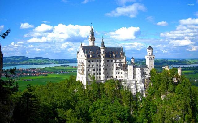 欧洲十大城堡排行榜，欧洲私人城堡(附2023年最新排行榜前十名单)