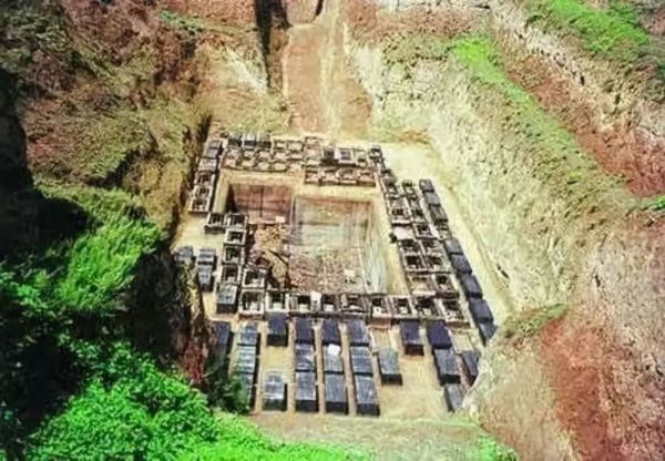 中国十大最诡异的古墓(这十大神秘古墓有些至今不敢挖掘)插图4
