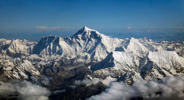 世界上最高的十大山峰(喜马拉雅山十大山峰)插图1