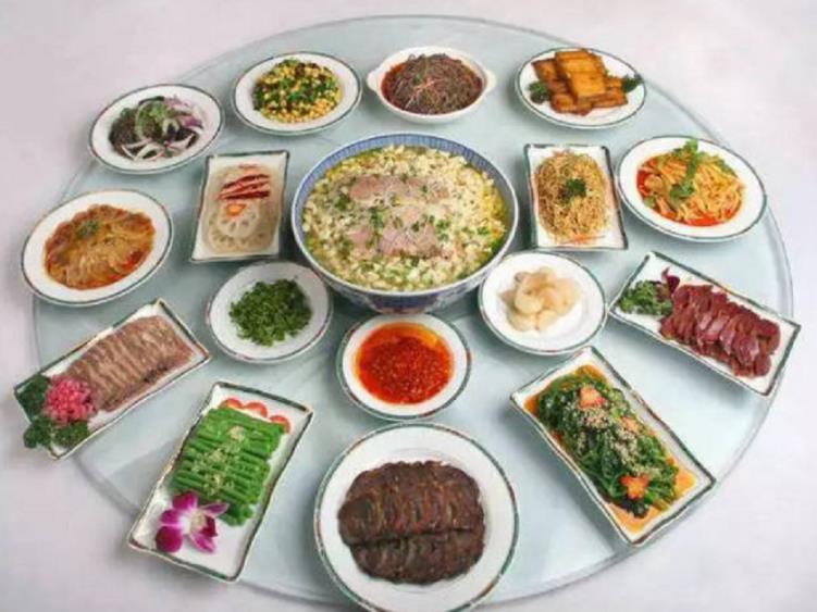 西安小吃排名前十，陕西必吃的10大特色美食(附2023年最新排行榜前十名单)
