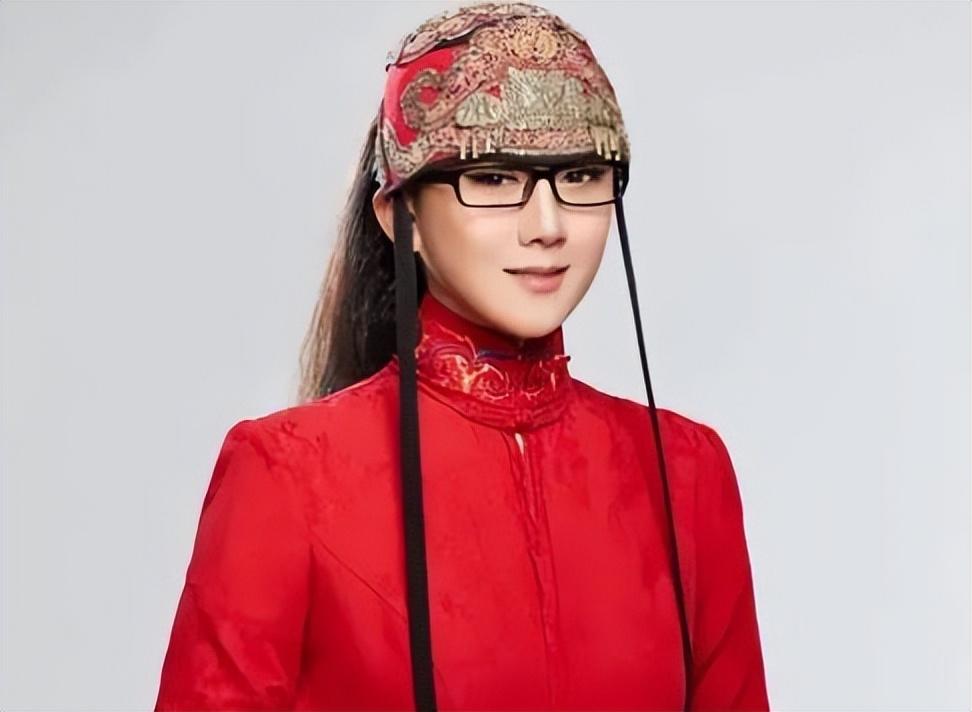 杨丽萍为什么总戴帽子，杨丽萍帽子不离头的真实原因(附2023年最新排行榜前十名单)