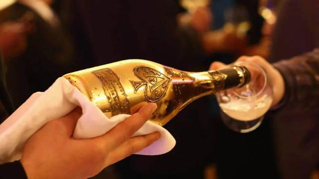 世界好酒排行榜，口粮酒最好的10款纯粮酒(附2023年最新排行榜前十名单)