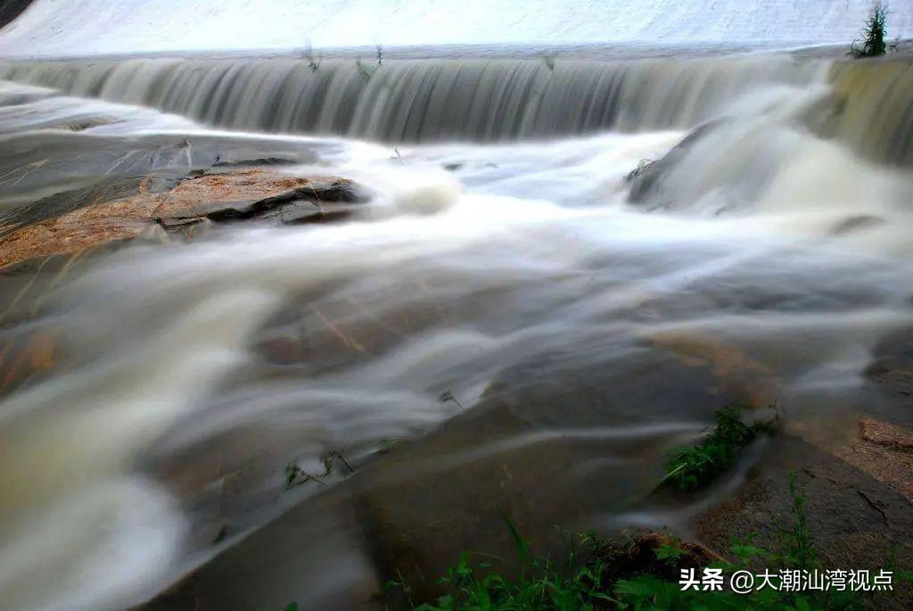 中国十大著名瀑布(中国十大瀑布排名)插图1