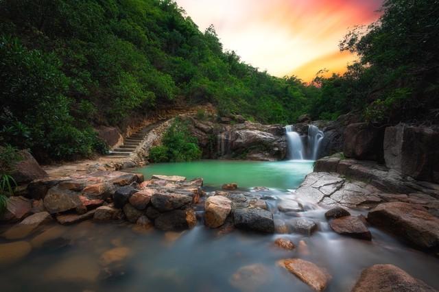 中国最美的十大自然景观，全国最著名的十大绝美人间仙境(附2023年最新排行榜前十名单)