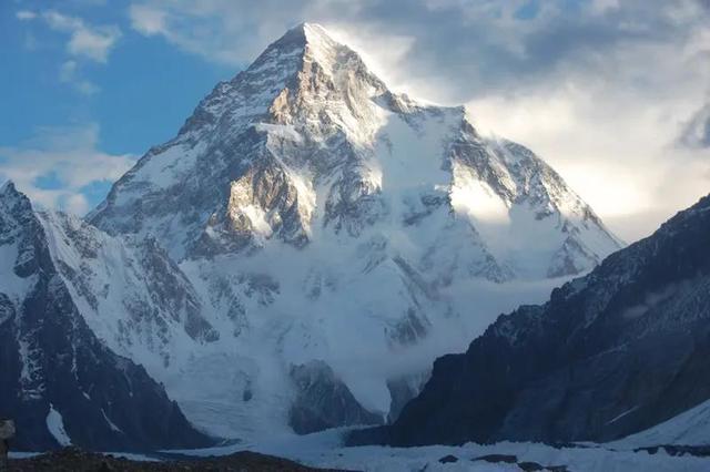 世界上最高的十大山峰(喜马拉雅山十大山峰)插图2