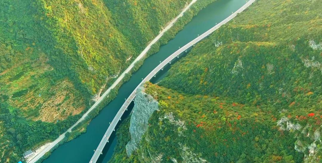中国十大最美自驾公路(自驾10条风景绝美的公路)插图