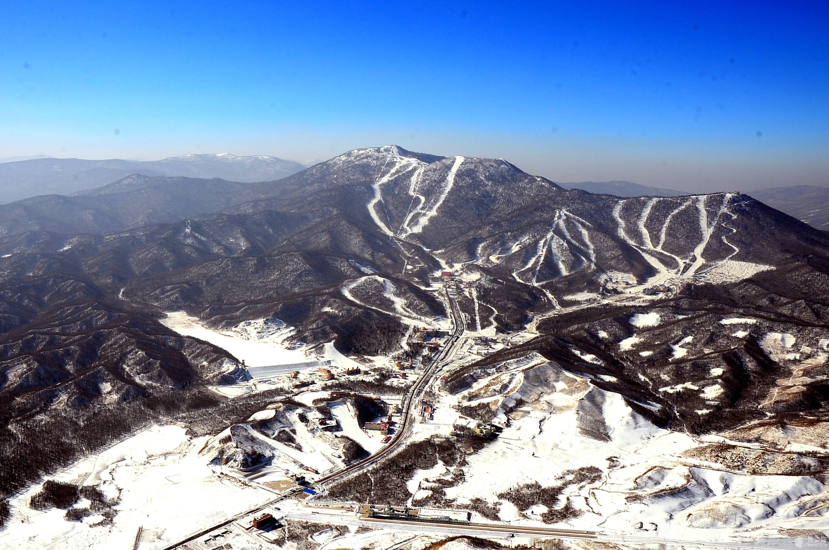 中国十大滑雪场排行榜，全国十大滑雪场前十名(附2023年最新排行榜前十名单)