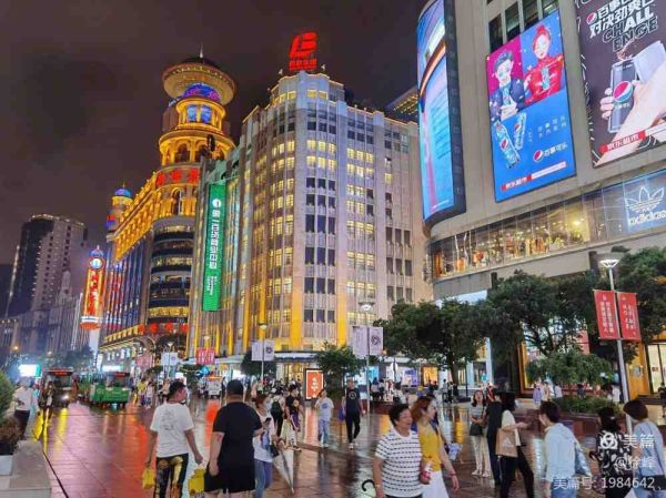 上海大型商场购物中心排名，10个大型购物商圈(附2023年最新排行榜前十名单)
