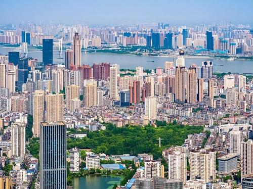 中国城市人口排名2023最新排名，40城人口增量排行(附2023年最新排行榜前十名单)