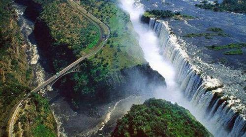 世界最大的瀑布在哪个国家(全球最大的瀑布群排名)插图1
