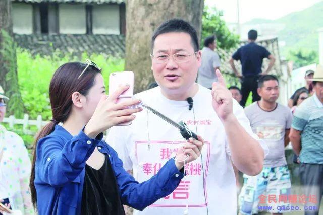 他们利用网络直播卖农产品，1天卖出10万枚鸡蛋！